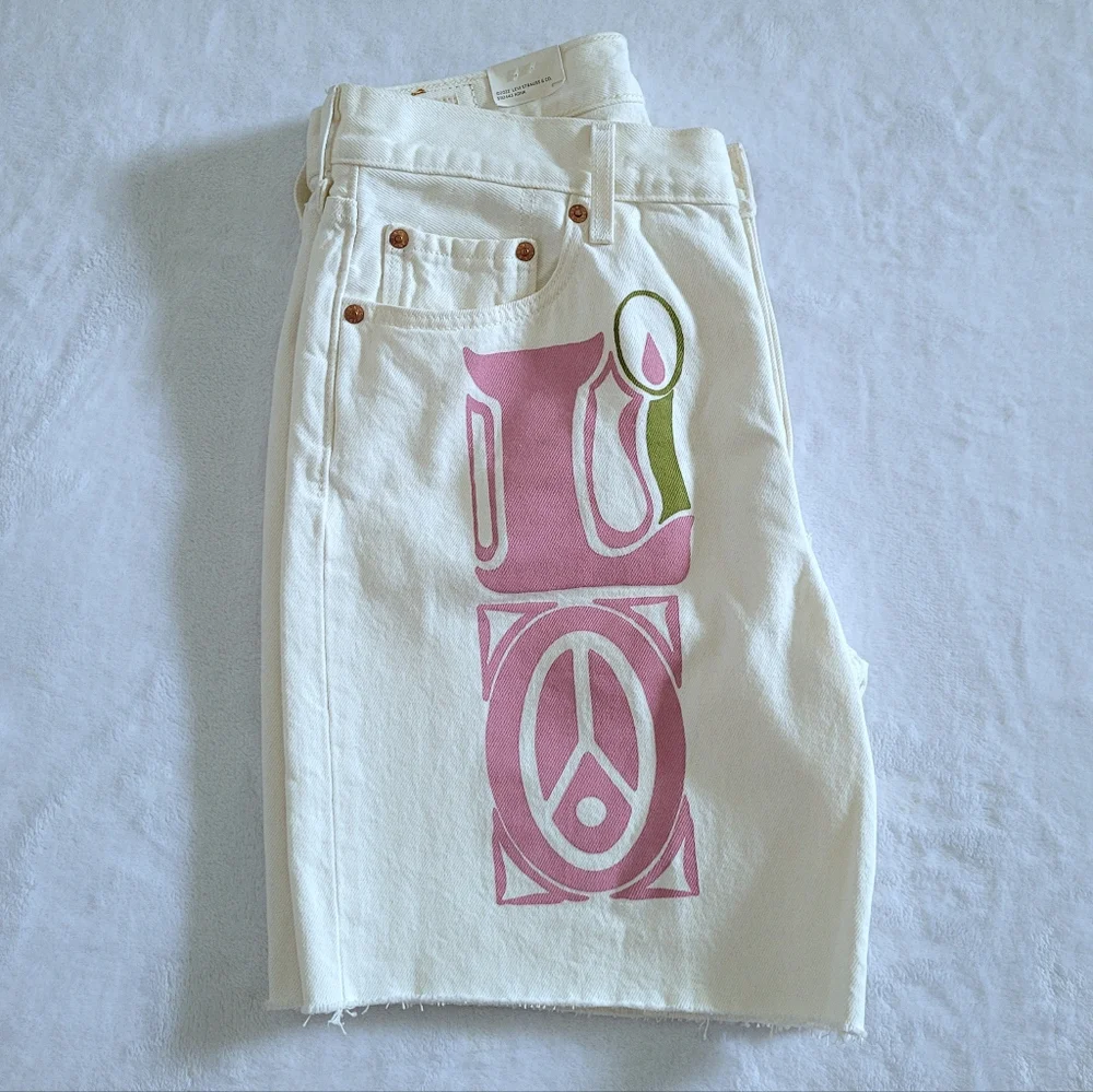 Levi's 501 '90s "Love"💚🩷 Shorts - NWT - Picture 10 of 16